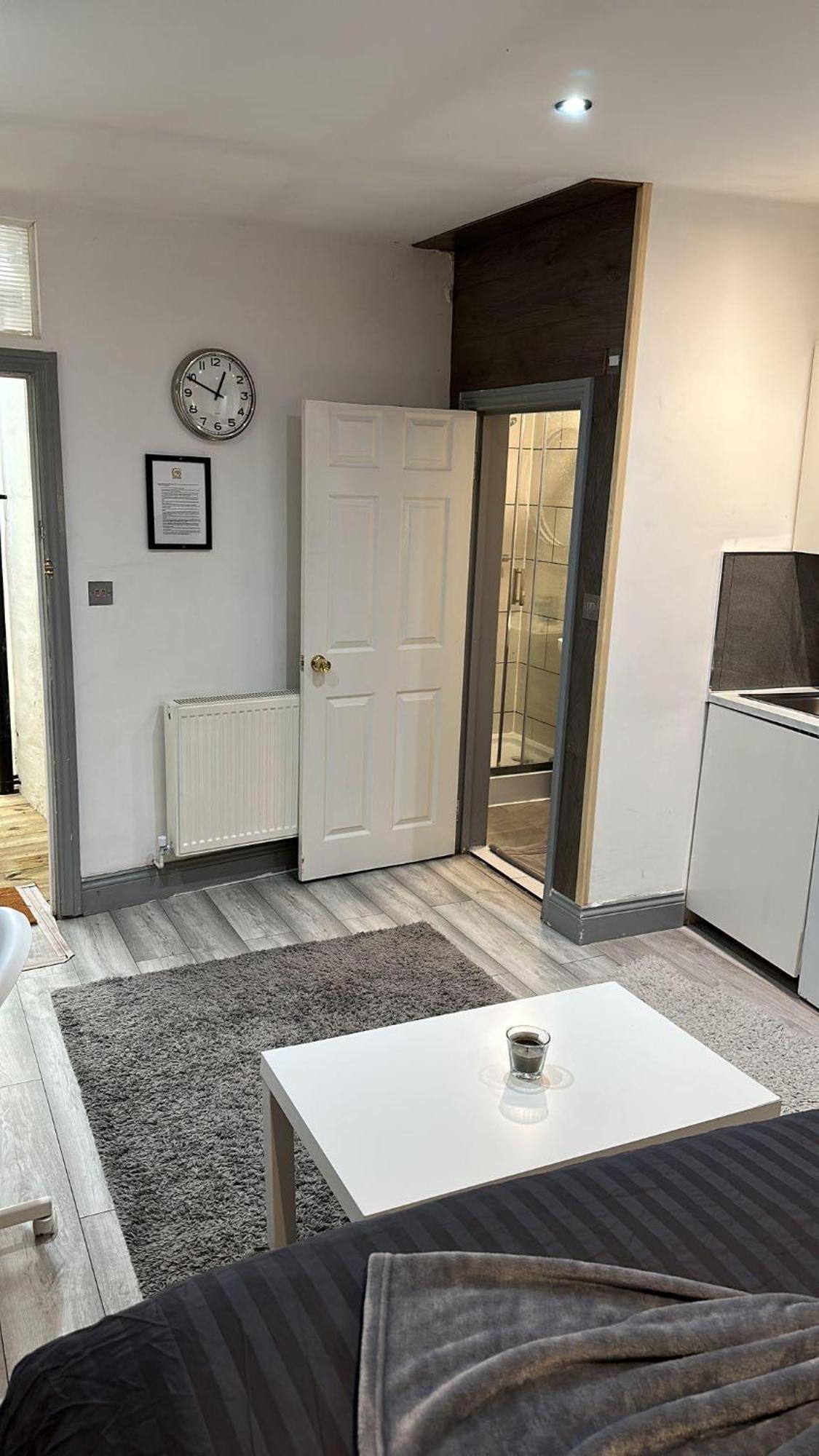 Acton High Street Apartment London Exterior photo
