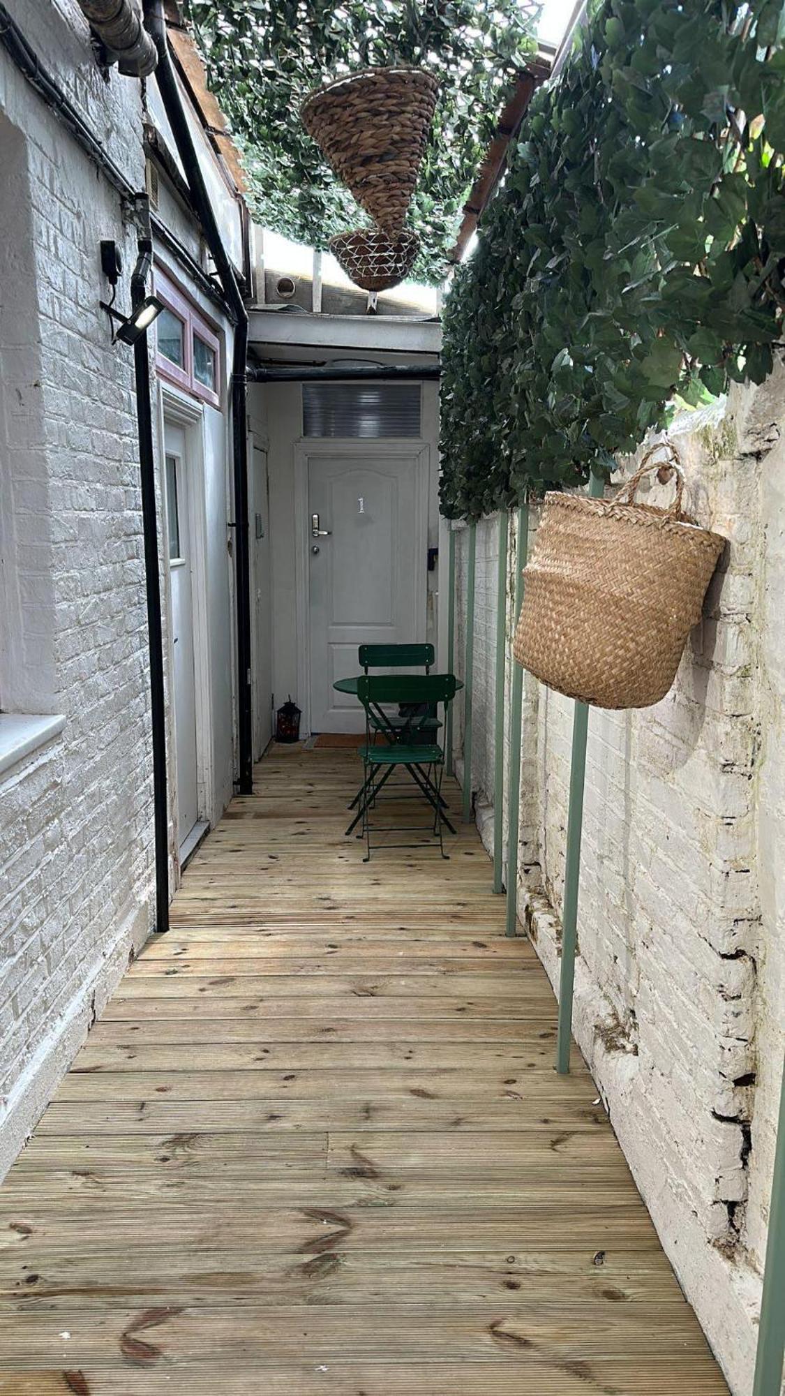 Acton High Street Apartment London Exterior photo